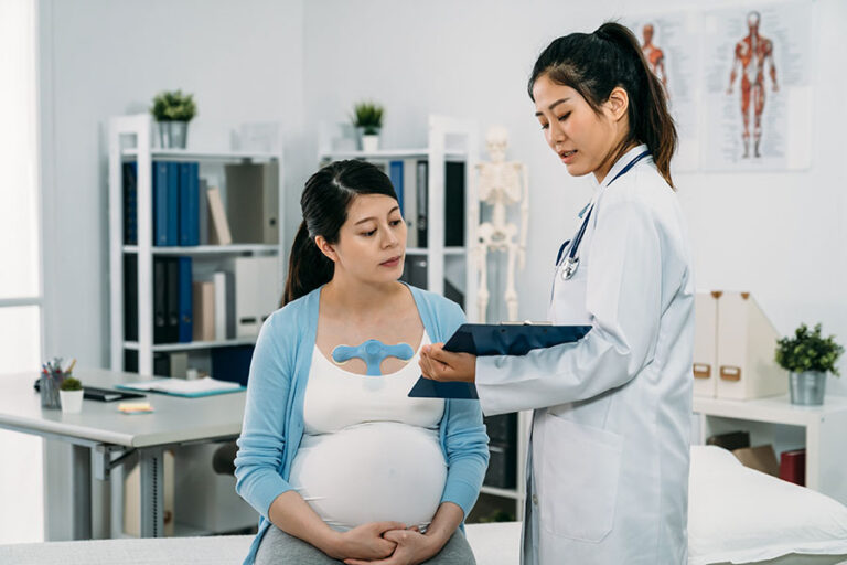 PregnantWomanWearingHEMOTAG-900px